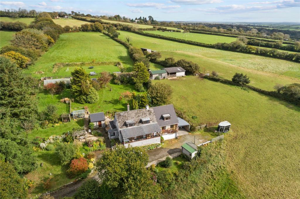 5 bedroom detached house for sale in Tremar Coombe, Liskeard, Cornwall