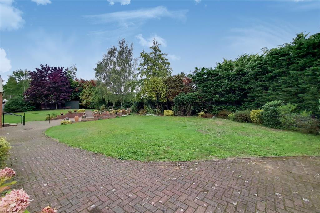 2 bedroom apartment for sale in Edgware Way, Edgware, HA8