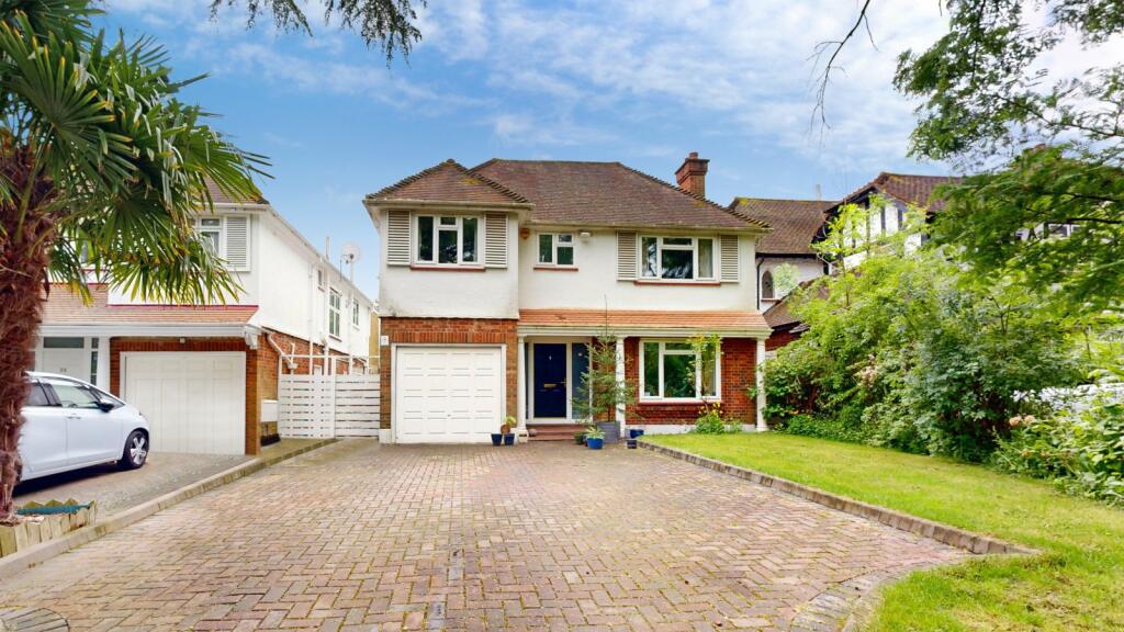 4 bedroom detached house for sale in Canons Drive, Edgware, HA8