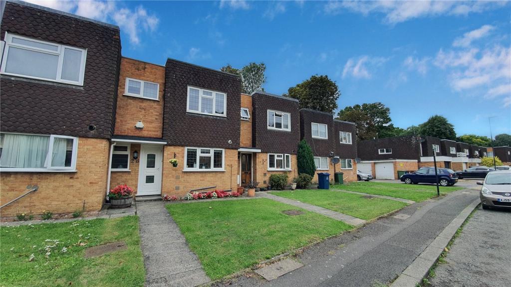 3 bedroom terraced house for sale in September Way, Stanmore, HA7