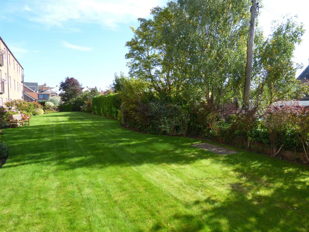 1 bedroom apartment for sale in Greendale Court, Bedale, DL8