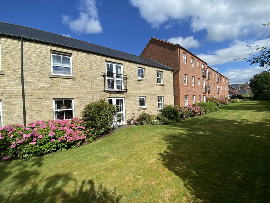 1 bedroom apartment for sale in Greendale Court, Bedale, DL8