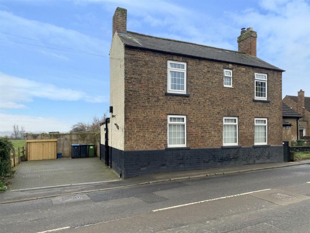 3 bedroom semidetached house for sale in Bedale Road, Aiskew, Bedale, DL8