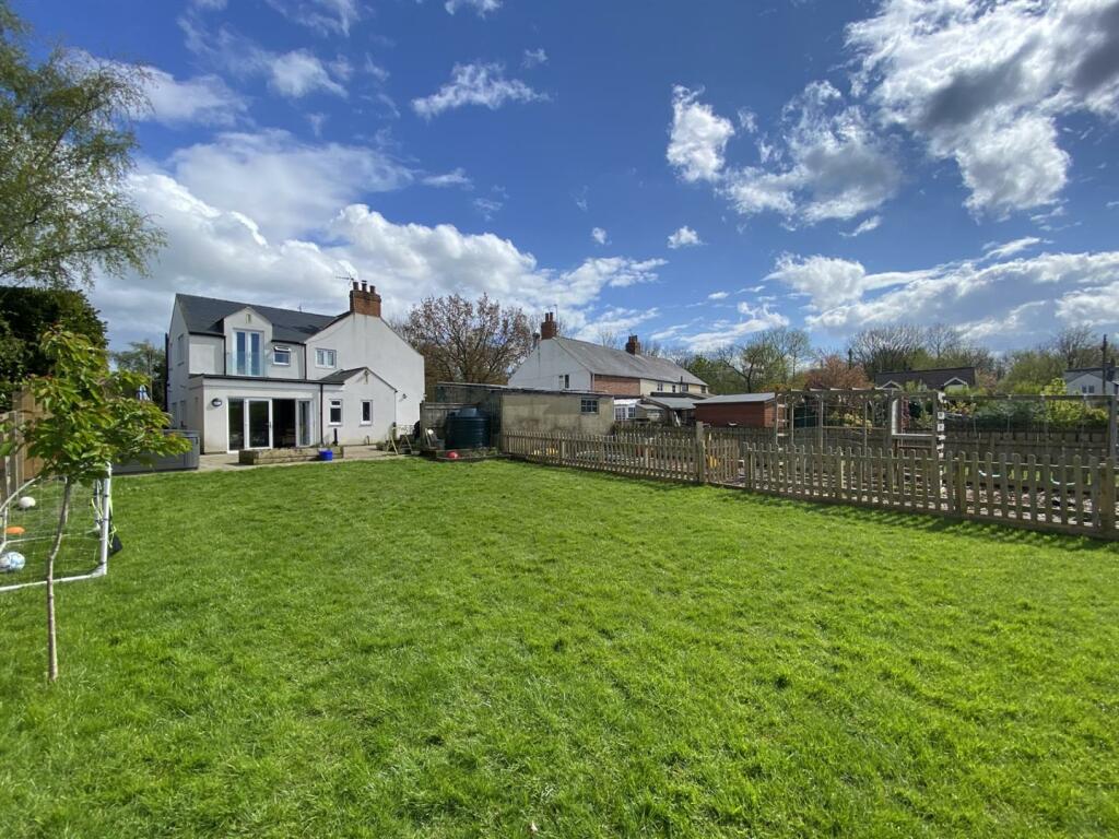 3 bedroom semidetached house for sale in The Square, Great Langton