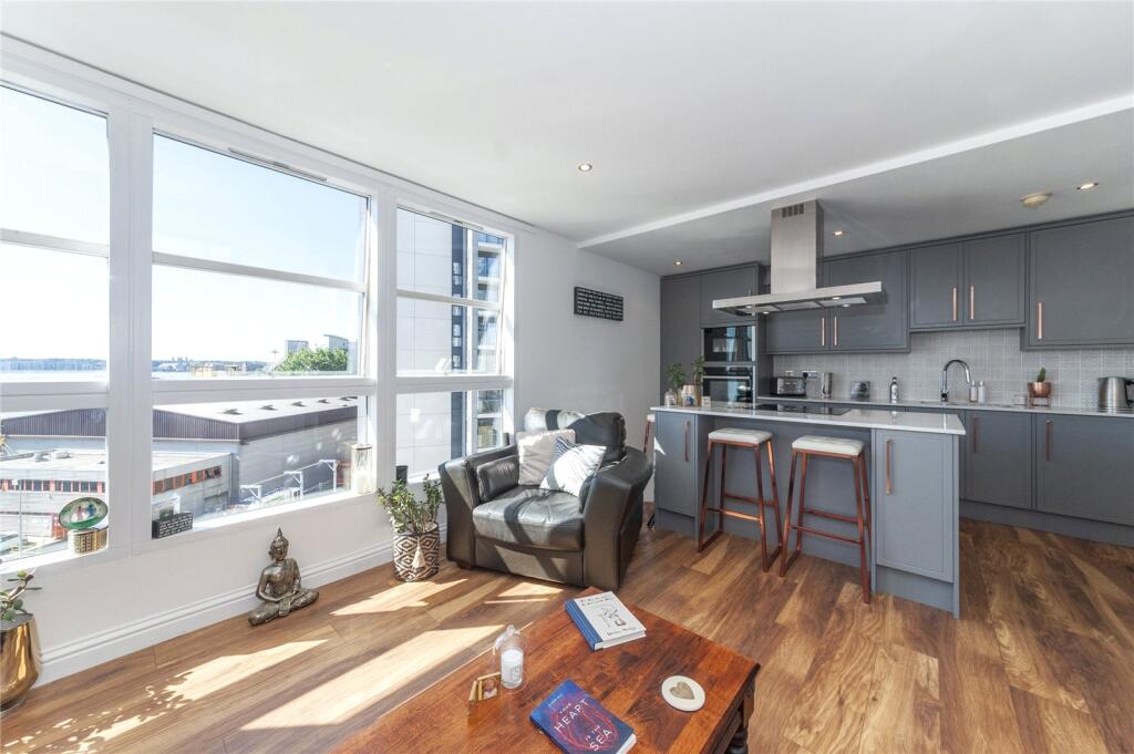 Main image of property: Nova Court West, 
4 Yabsley Street, E14