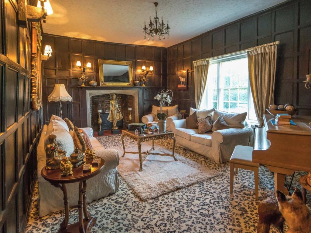 7 bedroom detached house for sale in Catsfield, Battle, TN33