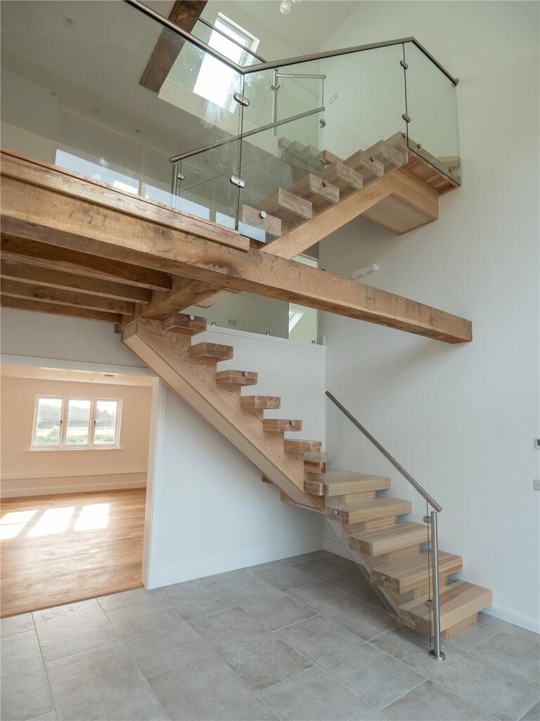 6 bedroom detached house for sale in Horns Corner, Catsfield, TN33