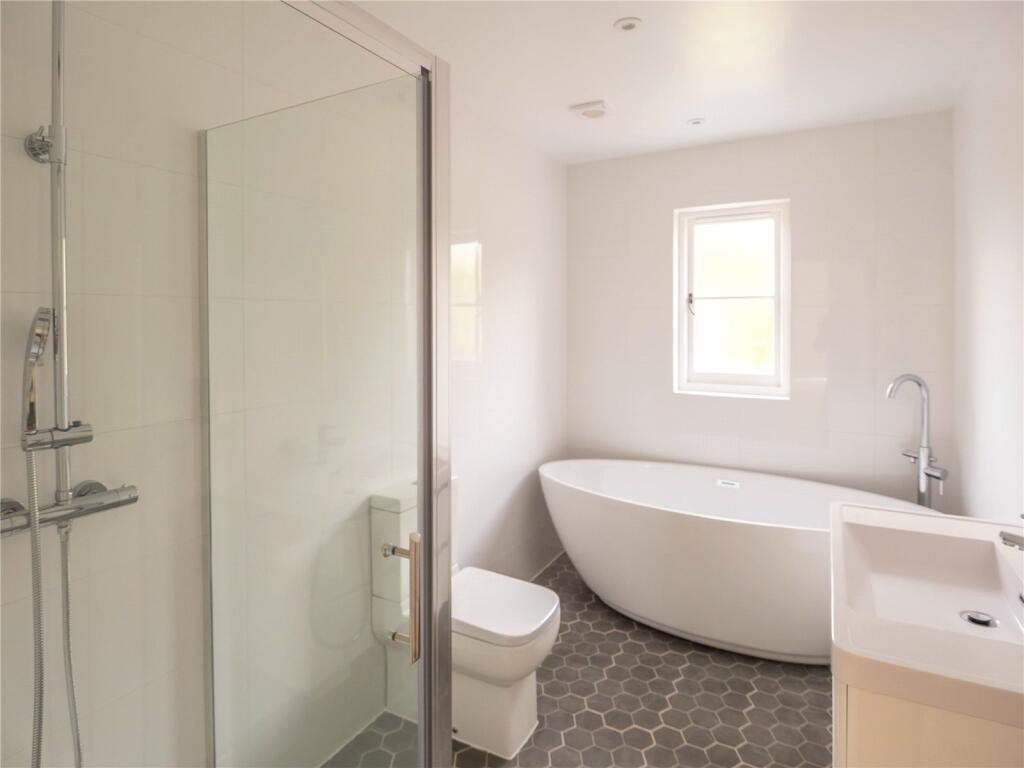 6 bedroom detached house for sale in Horns Corner, Catsfield, TN33