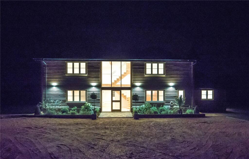 6 bedroom detached house for sale in Horns Corner, Catsfield, TN33