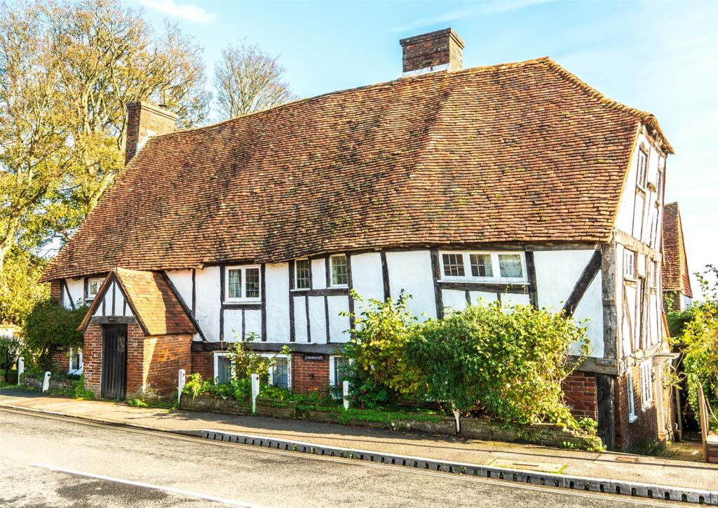 2 bedroom terraced house for sale in Lewins Croft, Mount Street, TN33