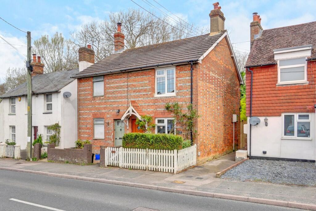 2 bedroom semidetached house for sale in Upper Horsebridge, Hailsham, BN27