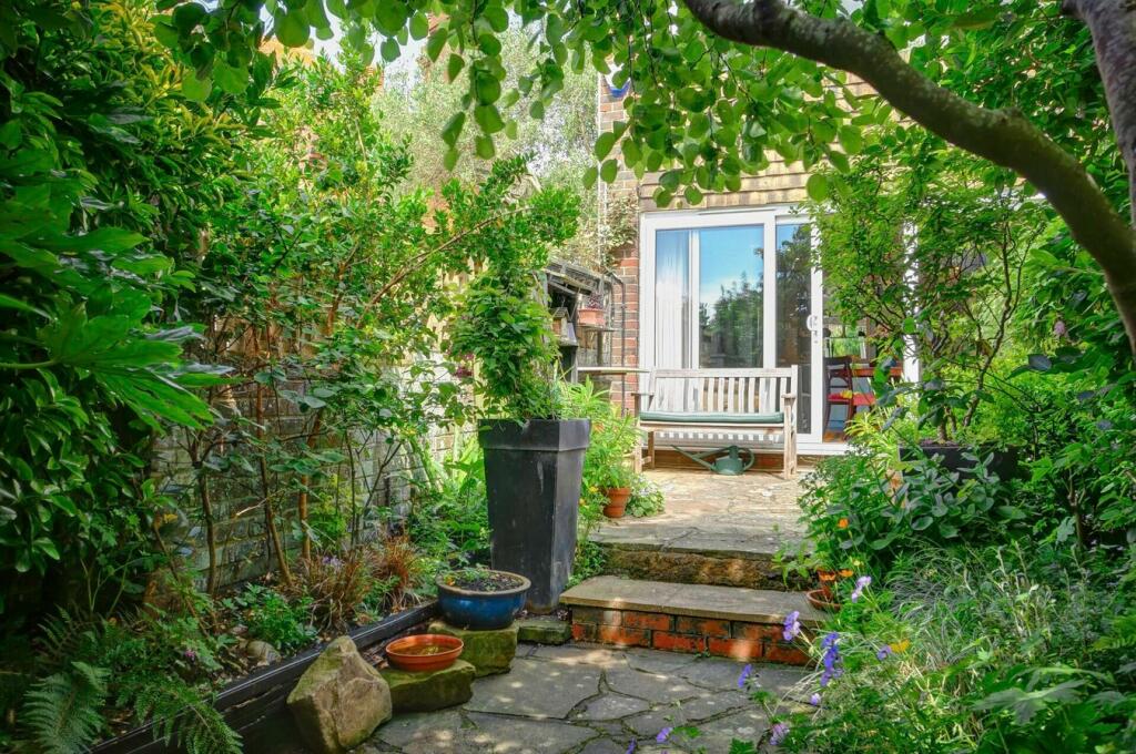 Additional property image - Derwent Road, Eastbourne, BN20