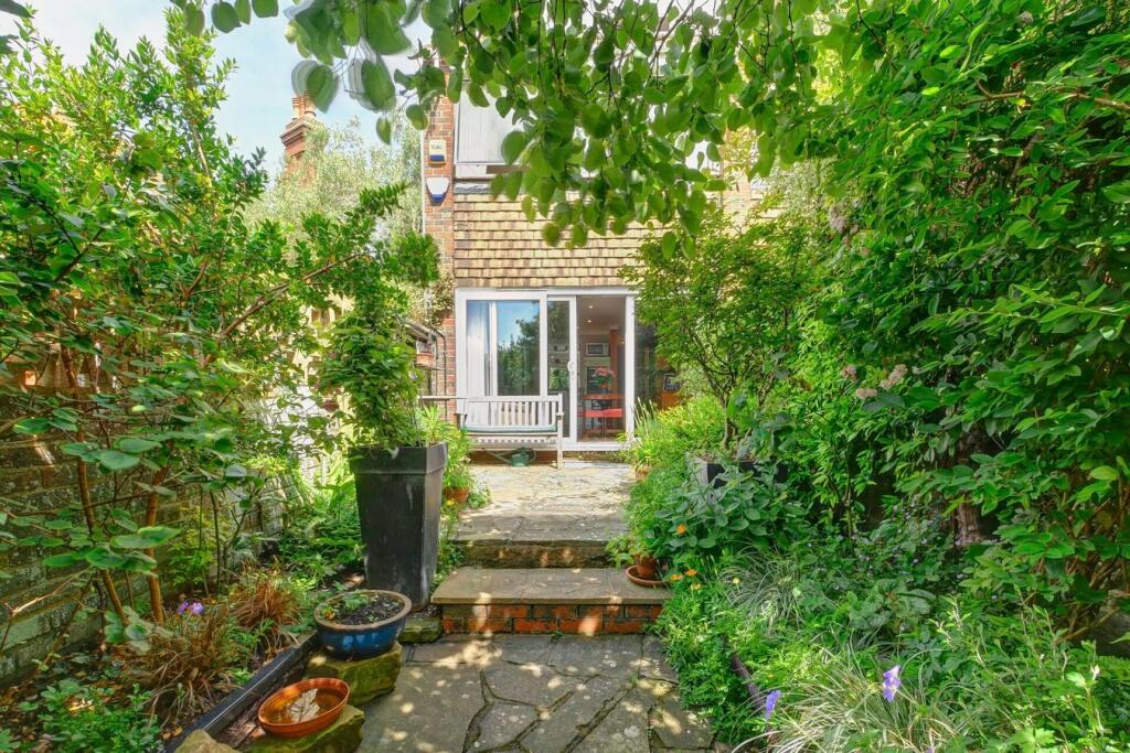 Additional property image - Derwent Road, Eastbourne, BN20