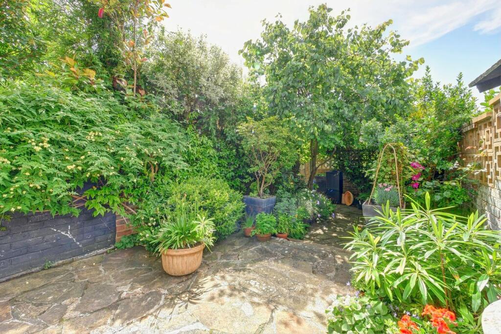 Additional property image - Derwent Road, Eastbourne, BN20