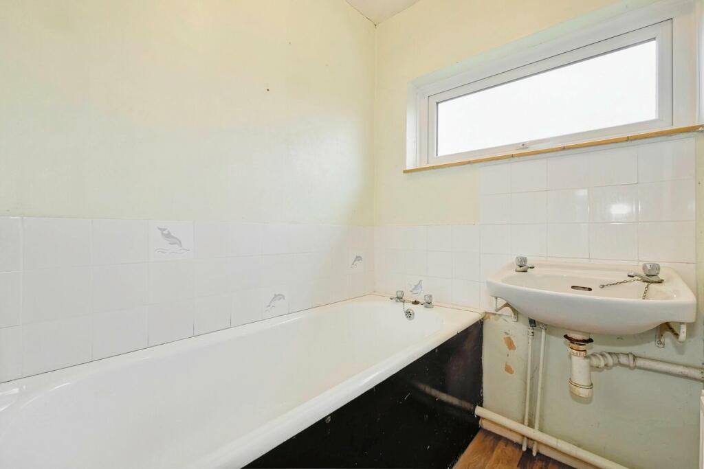 Additional property image - St Marys Avenue, Hailsham, BN27