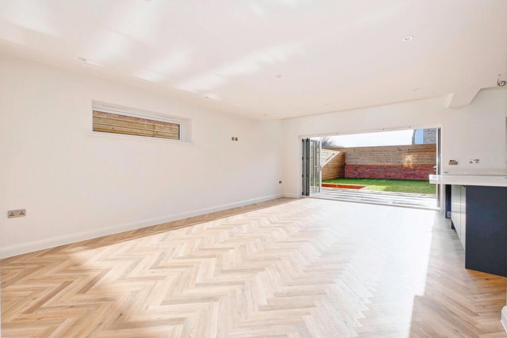 Additional property image - Amberstone, Hailsham, BN27