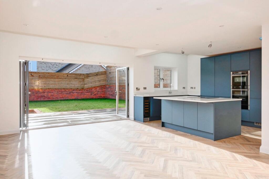 Additional property image - Amberstone, Hailsham, BN27