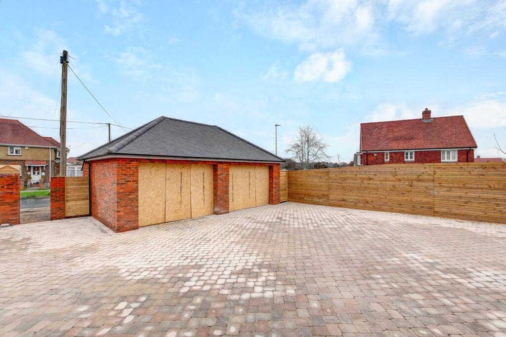 Additional property image - Amberstone, Hailsham, BN27