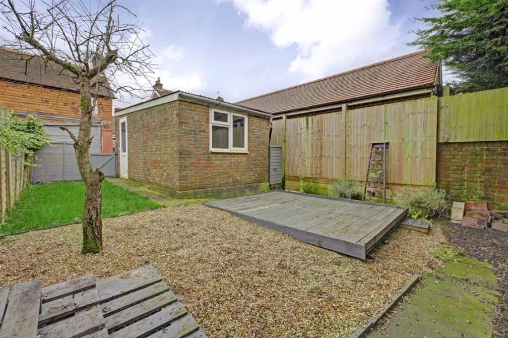 2 bedroom semidetached house for sale in Hailsham, East Sussex, BN27