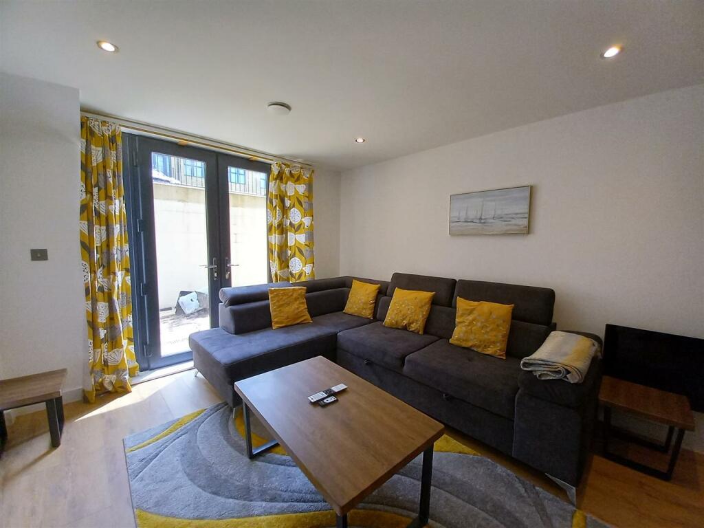 2 bedroom apartment for rent in Cavendish Street, Ramsgate, CT11