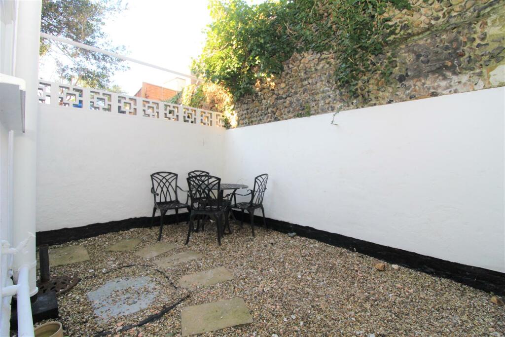 1 bedroom flat for sale in Bellevue Road, Ramsgate, CT11