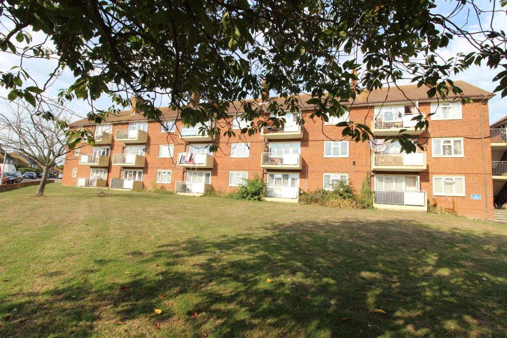 2 bedroom flat for sale in 9 Highfield Court, Highfield Road, Ramsgate, CT12