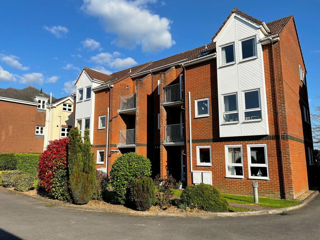 Main image of property: 34-36 Whitefield Road, New Milton, Hampshire. BH25 6DF
