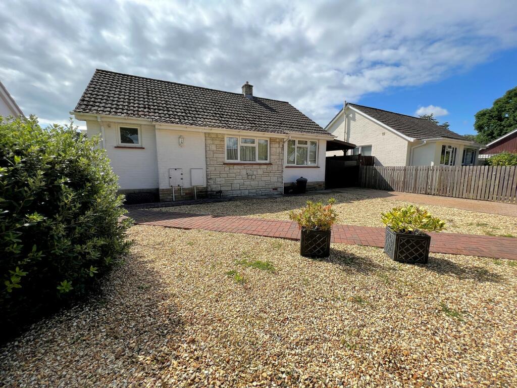 2 bedroom detached bungalow for sale in Winton Way, New Milton
