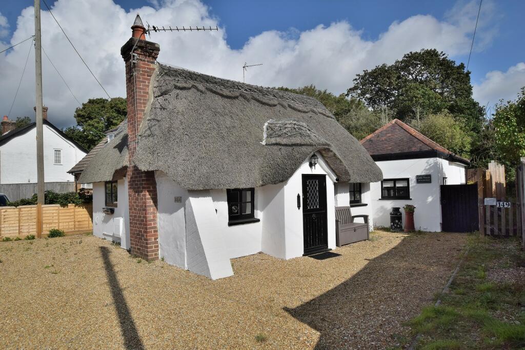 2 bedroom cottage for sale in 151 Everton Road, Hordle, Lymington