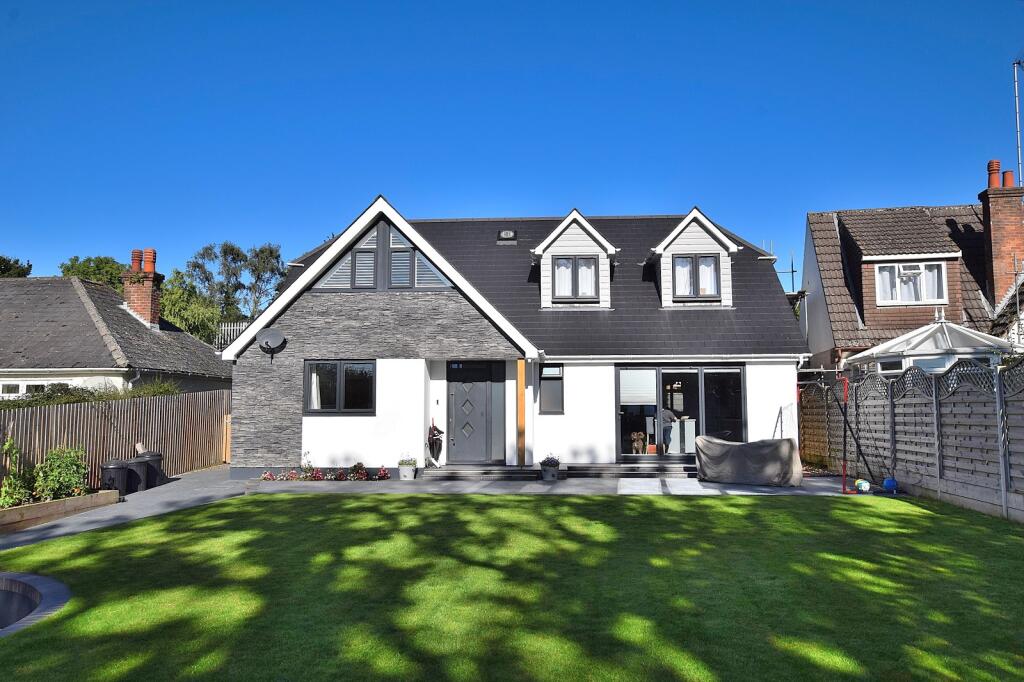 Main image of property: Oak Road, New Milton, Hampshire. BH25 5BD
