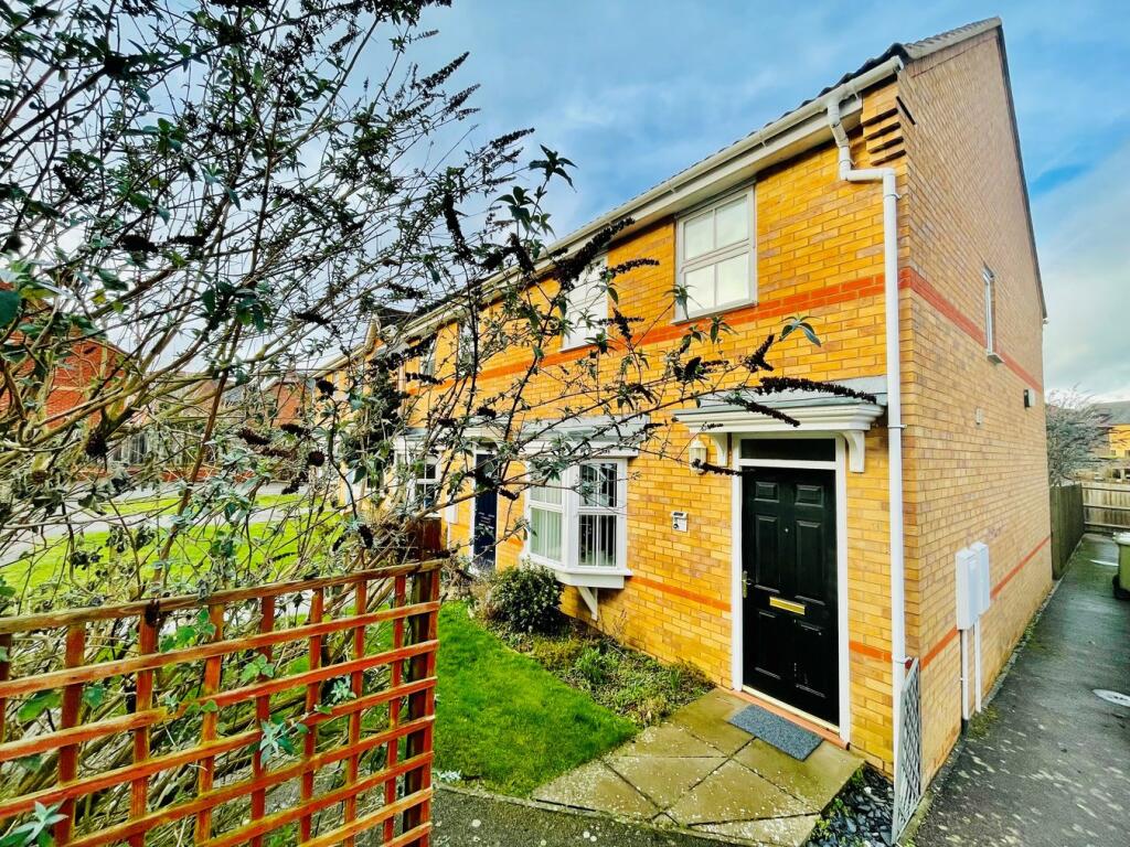 3 bedroom end of terrace house for sale in Cosway Place, Grange Farm, Milton Keynes, MK8