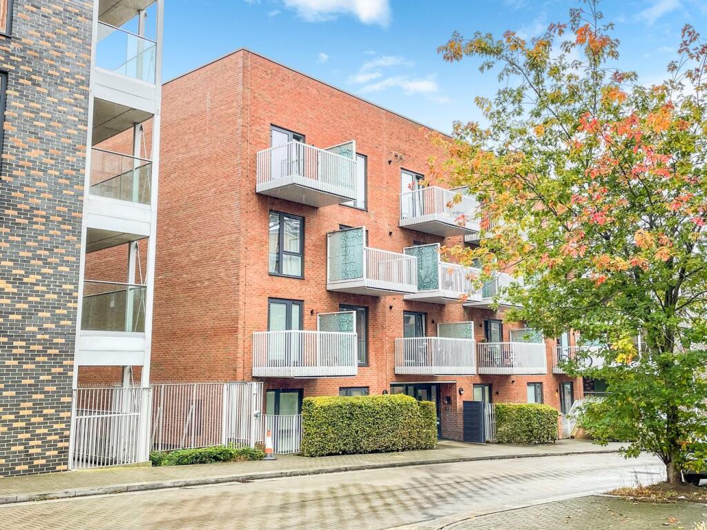 Main image of property: Columbia Place, Campbell Park, Milton Keynes, MK9
