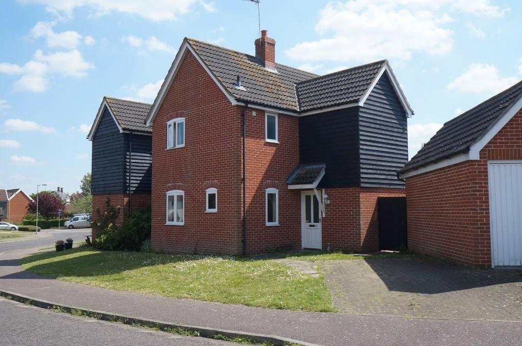 3 bedroom semi-detached house for rent in Bluebell Avenue, Bury St. Edmunds, Suffolk, IP32