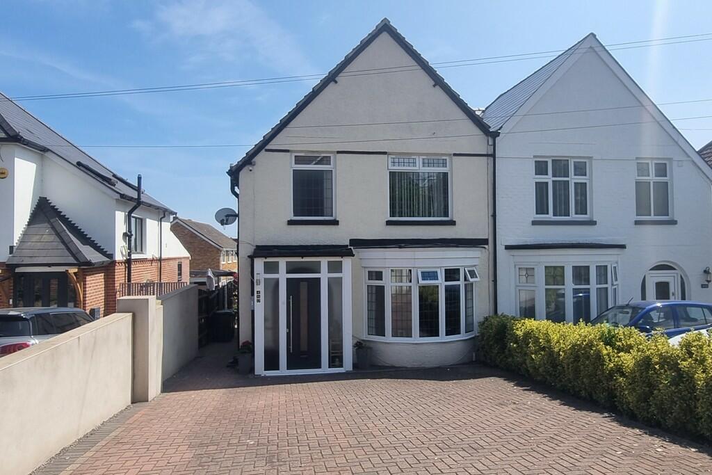 3 bedroom semidetached house for sale in Farlington, Hampshire, PO6