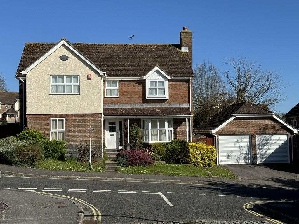 4 bedroom detached house for sale in Cosham, Hampshire, PO6