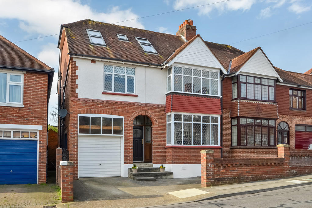 5 bedroom semidetached house for sale in East Cosham, Hampshire, PO6