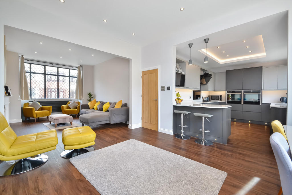 5 bedroom semidetached house for sale in East Cosham, Hampshire, PO6