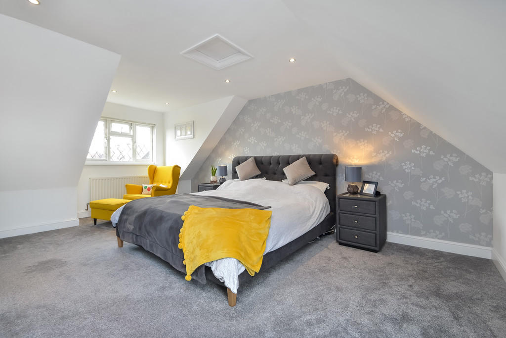 5 bedroom semidetached house for sale in East Cosham, Hampshire, PO6