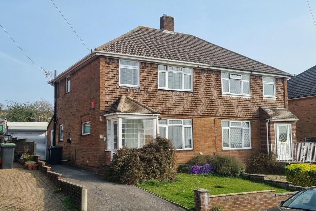 3 bedroom semi-detached house for sale in Bedhampton, Hampshire, PO9