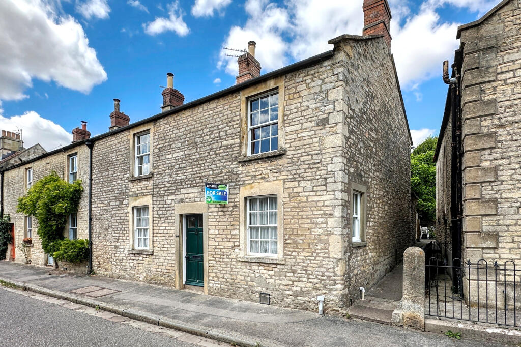 Main image of property: High Street , Marshfield