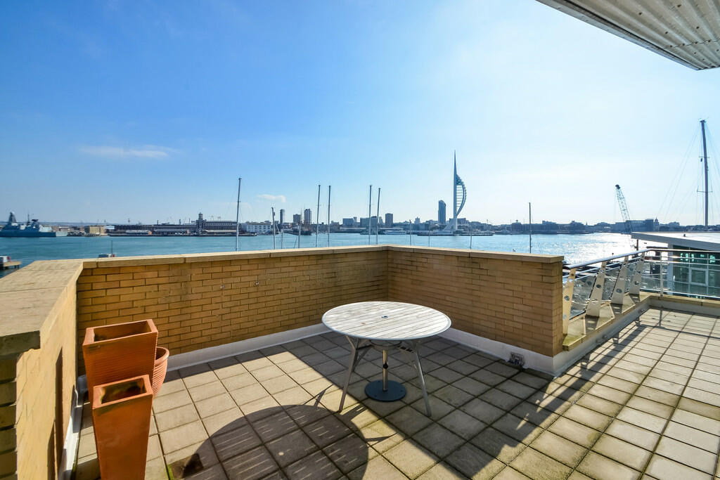 4 bedroom penthouse for sale in Gosport, Hampshire, PO12