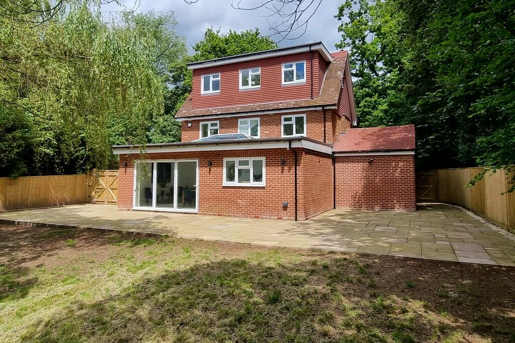 4 bedroom detached house for sale in Shedfield, Hampshire, SO32