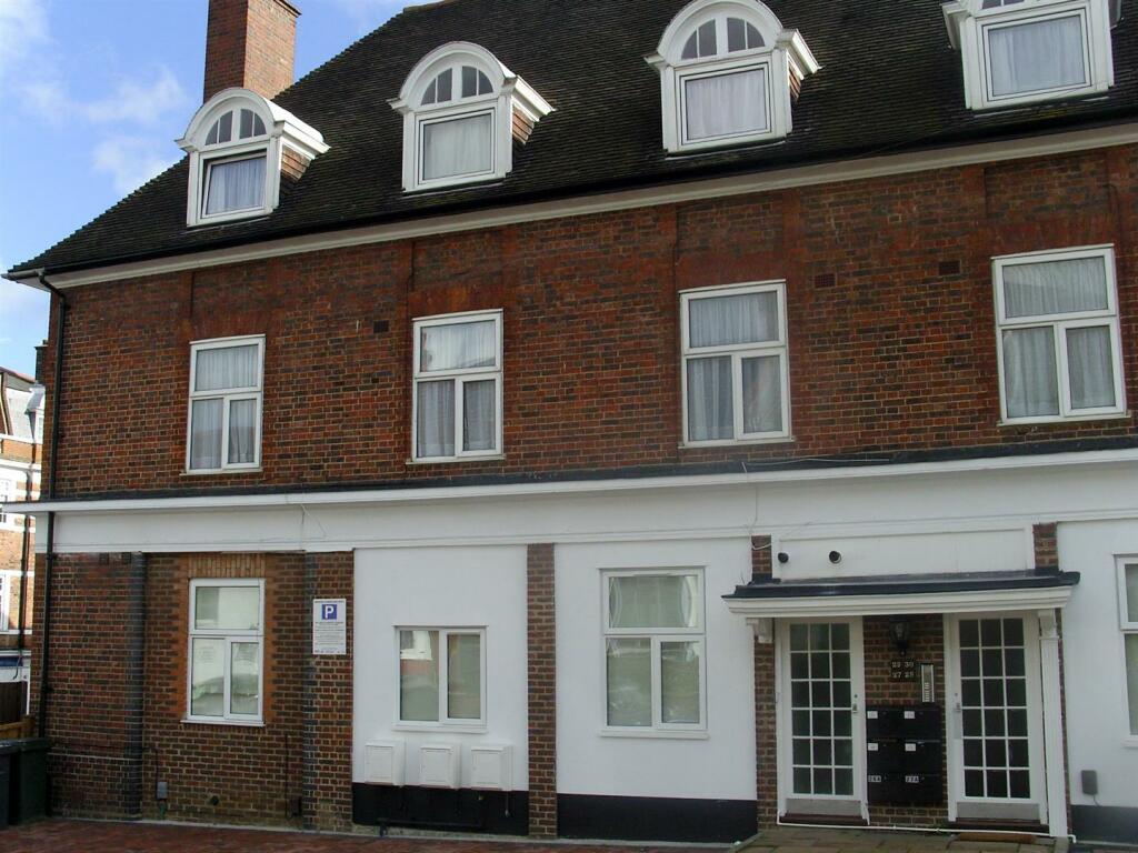 Main image of property: Lodge Road, Hendon, London, NW4