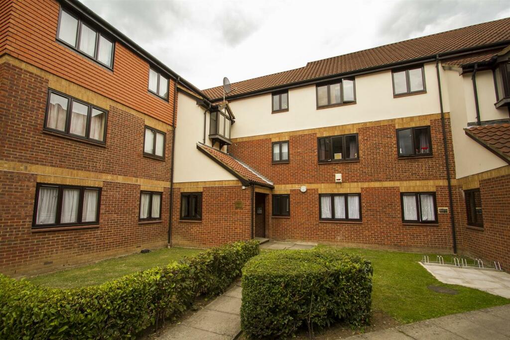 Main image of property: Fieldfare Ct, 16 Falcon Way, Colindale, London, NW9