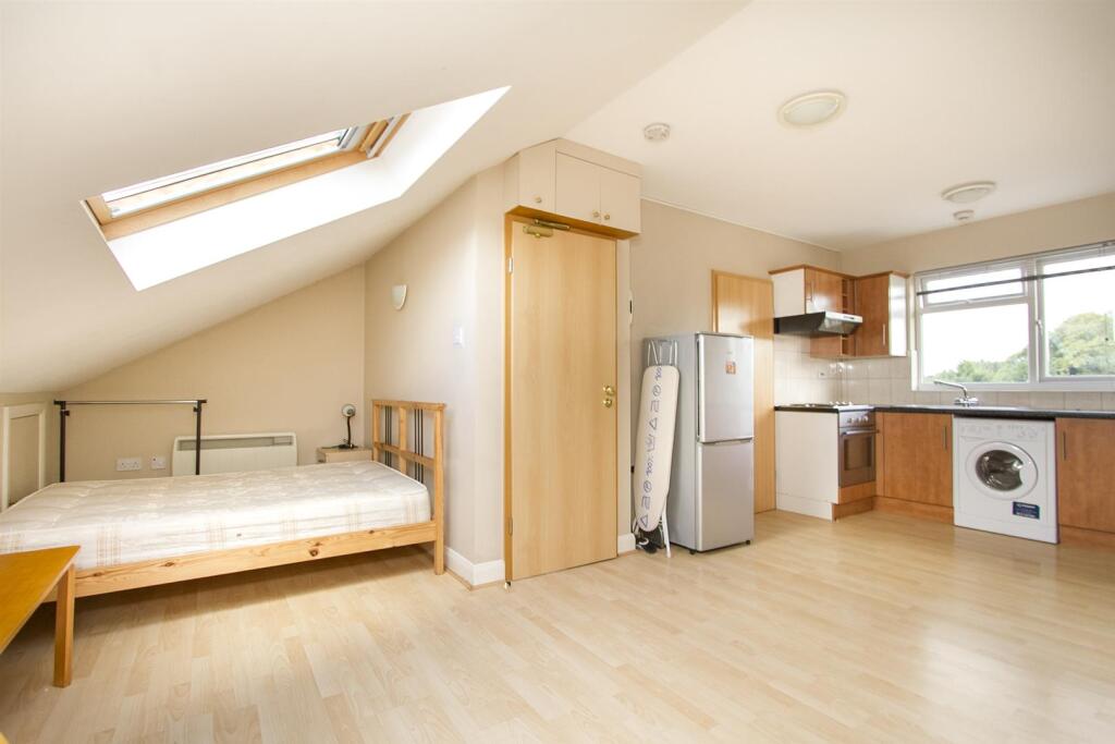 Main image of property: Brent Street, Hendon, London, NW4