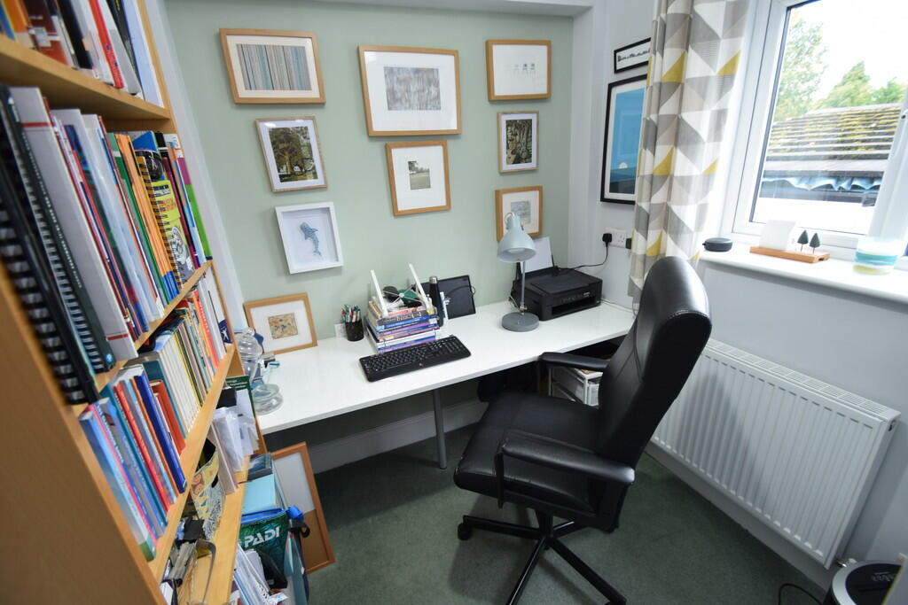 Additional property image - Nab Wood Crescent, Nab Wood