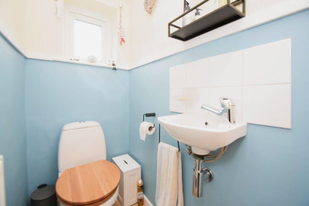 Additional property image - Fairway, Shipley
