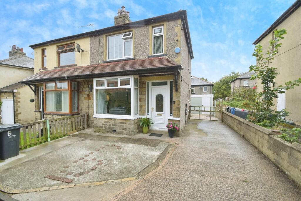 Main image of property: Wrose View, Shipley