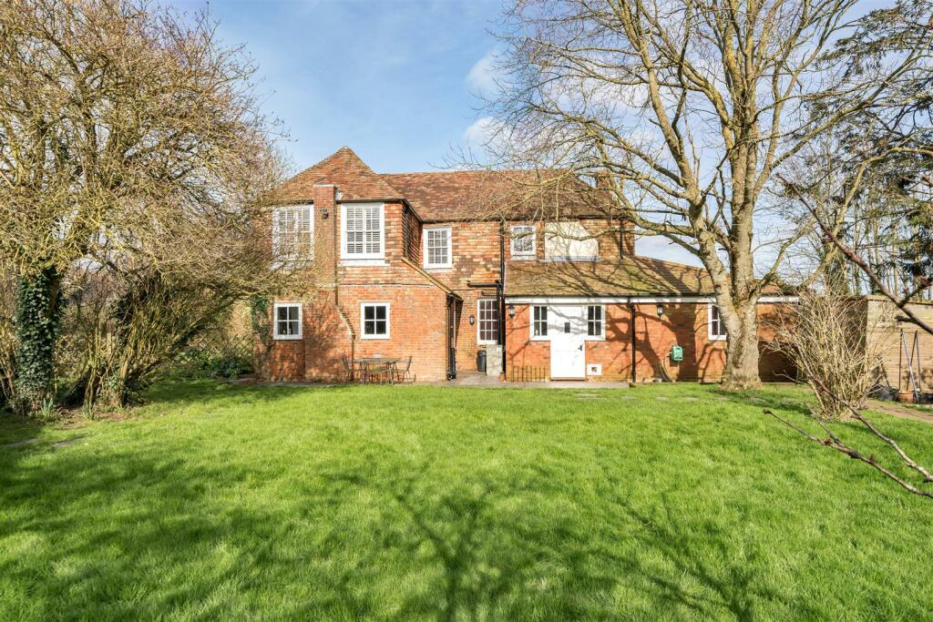 4 bedroom detached house for sale in Nr.Canterbury, East Kent, CT4