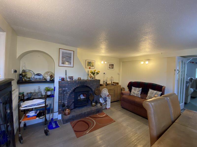 3 bedroom cottage for sale in Thornbury, BS35